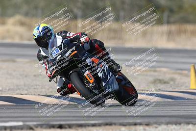 media/Dec-01-2025-Moto Forza (Mon) [[2daa91e15f]]/1-Advanced Group/Session 3 (Turn 3)/